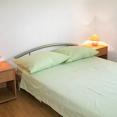 Haus Lenic شقة